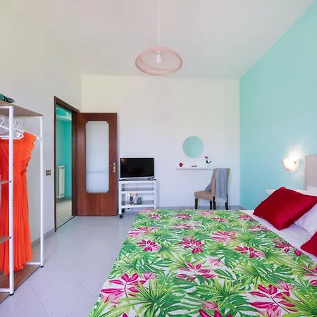 Yourhome - San Valerio Apartman